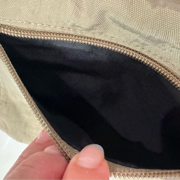 Baggallini crossbody beige purse bag - Picture 10 of 10